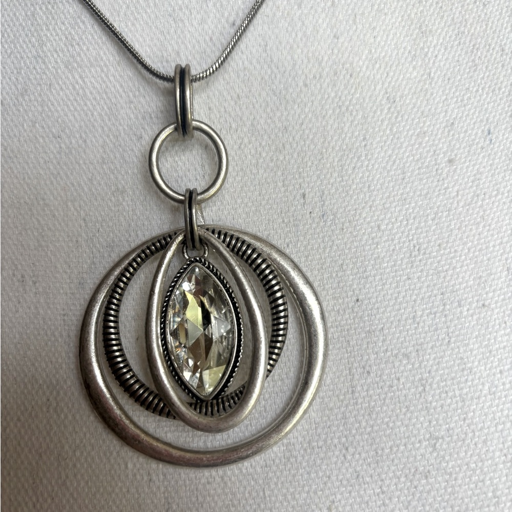 Long Silver necklace with crystal drop - Picture 2 of 5